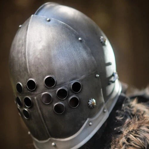 Fantasy helm voor LARP en Cosplay