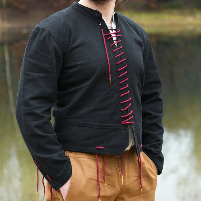 Middeleeuwse doublet met aglets